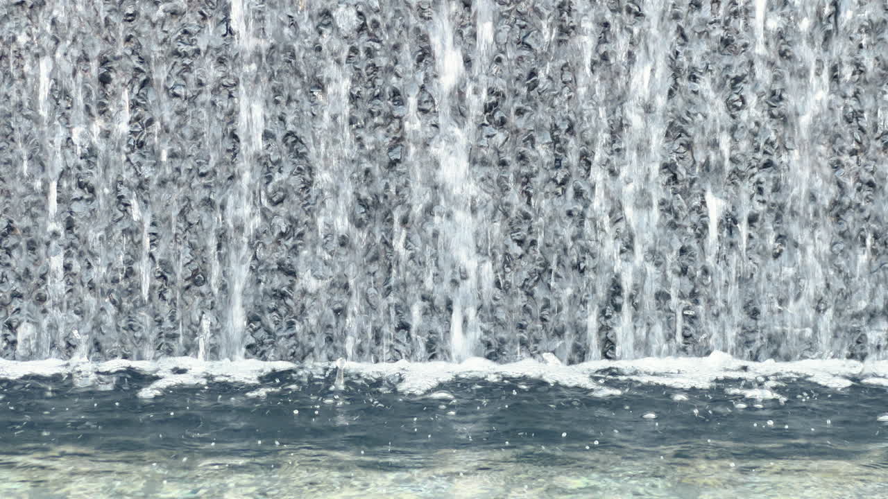 두바이 시내의 분수대