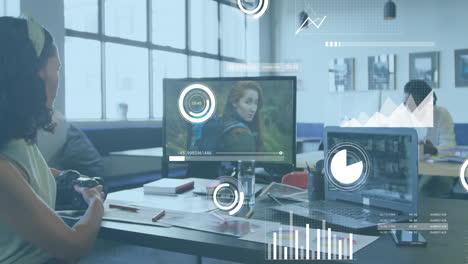 animación del procesamiento de datos financieros sobre diversas personas de negocios en la oficina