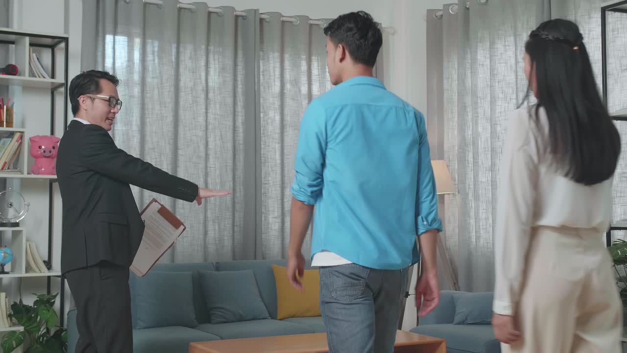 부동산 에이전트 부부와의 만남