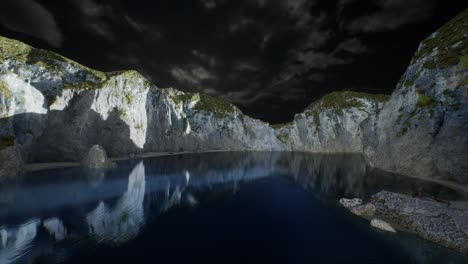 un fjord avec des nuages d'orage sombres