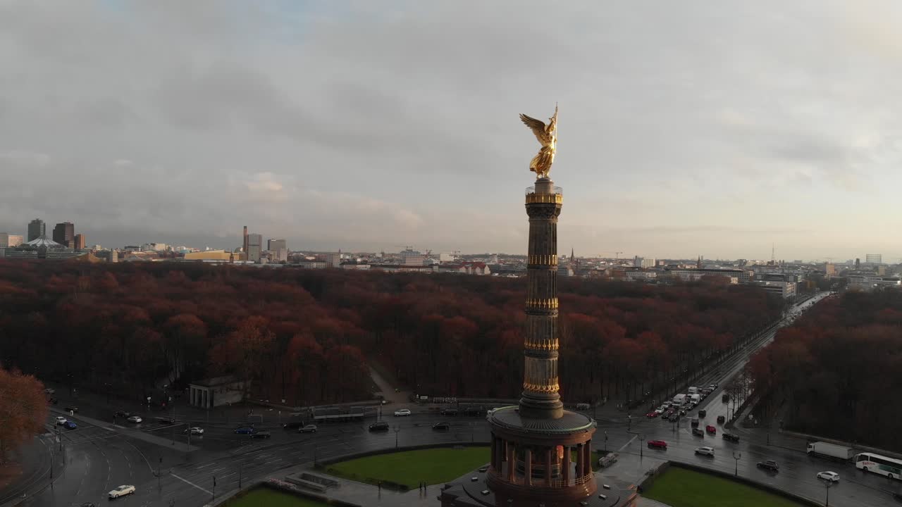 Victory Column
Großer Stern, Berlin close up with a drone at 4k 24fps in a beautiful afternoon of Christmas in Berlin Germany