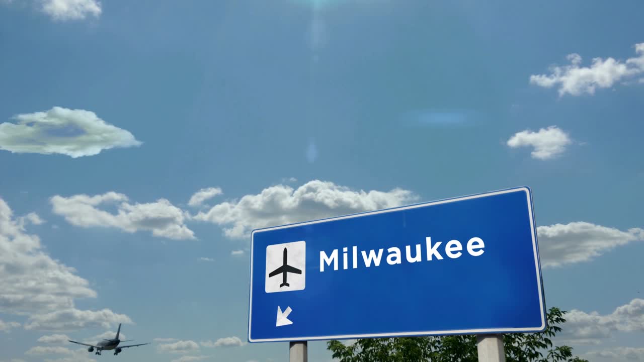 미국 위스콘신 주 밀워키 공항에 착륙하는 비행기