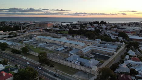 Orbitaufnahme-Des-Berühmten-Fremantle-Gefängnisses,-Perth-City,-Westaustralien