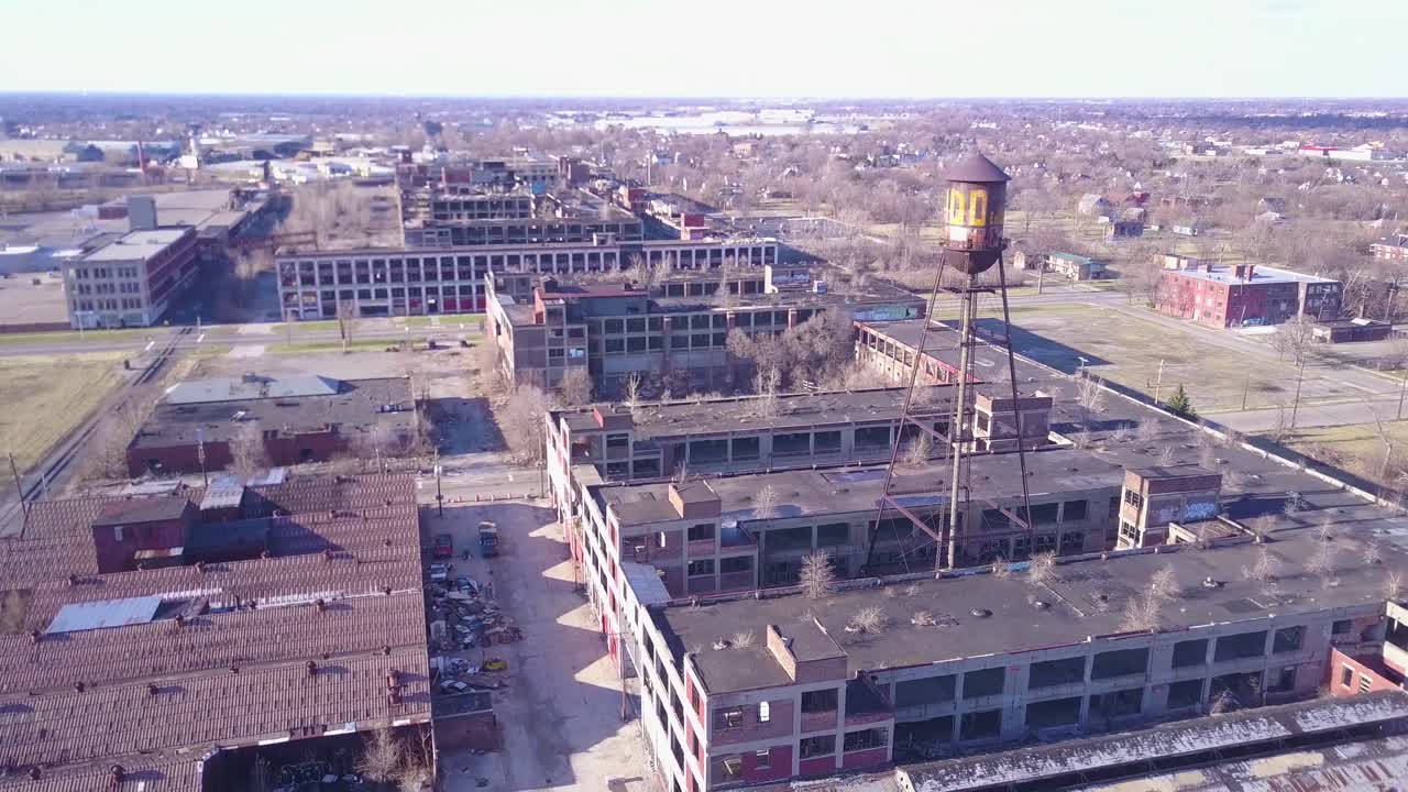asombrosa antena sobre la fábrica de automóviles packard en ruinas y abandonada cerca de detroit michigan 3