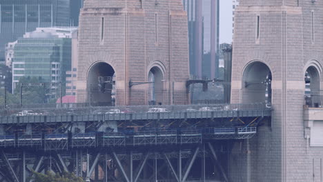 Tráfico-En-El-Puente-Del-Puerto-De-Sydney-En-Sydney,-Nueva-Gales-Del-Sur,-Australia