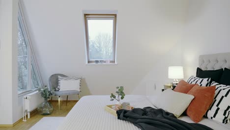 foto controlada por movimento de um quarto de home staging