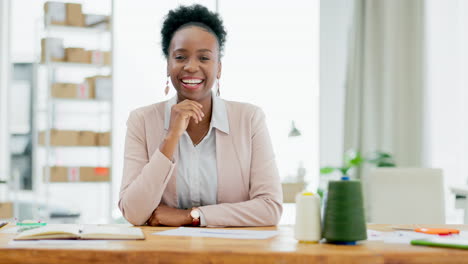 Rostro-De-Mujer-Africana-En-El-Inicio-De-La-Oficina