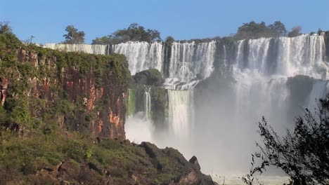 a wide shot ofiguacu falls