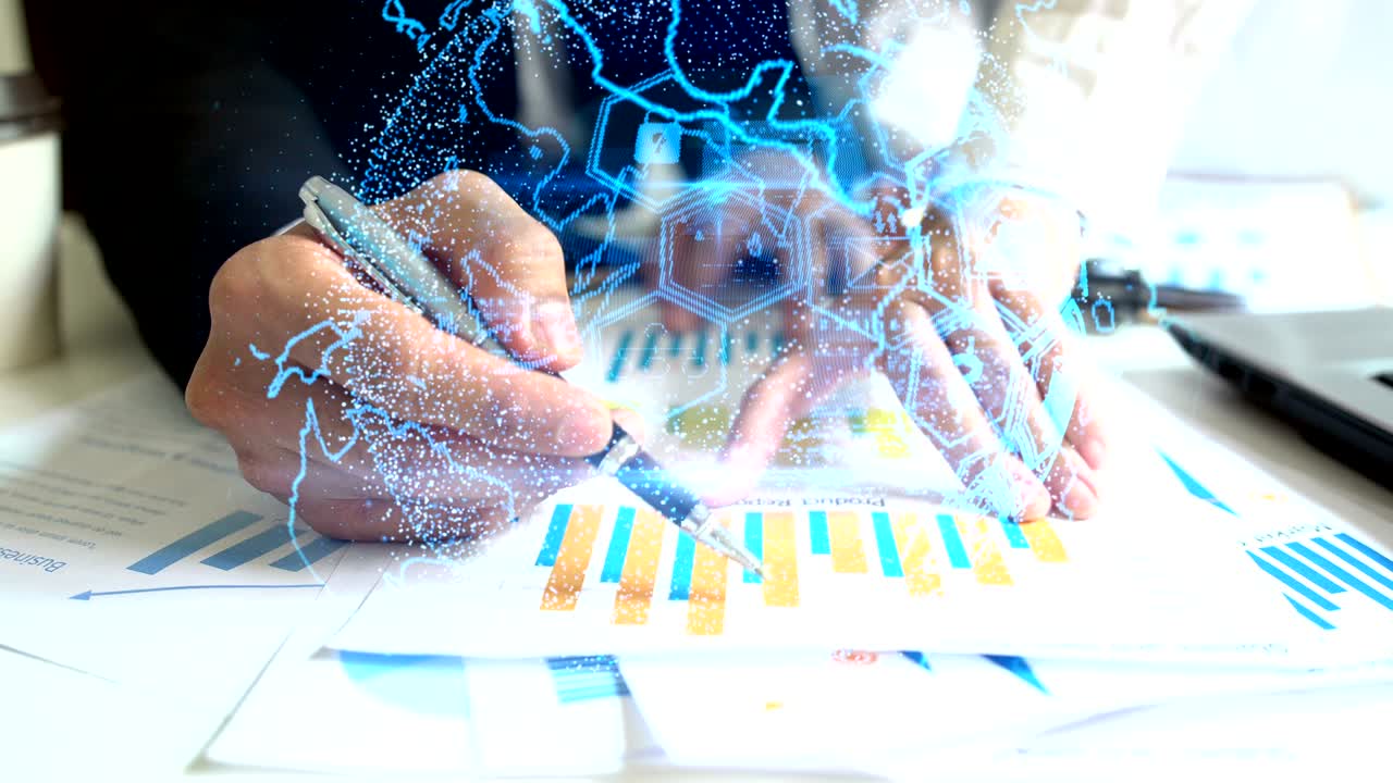 gente de negocios trabajando juntos discutiendo planes y discutiendo diagrama financiero, trabajo en equipo, éxito