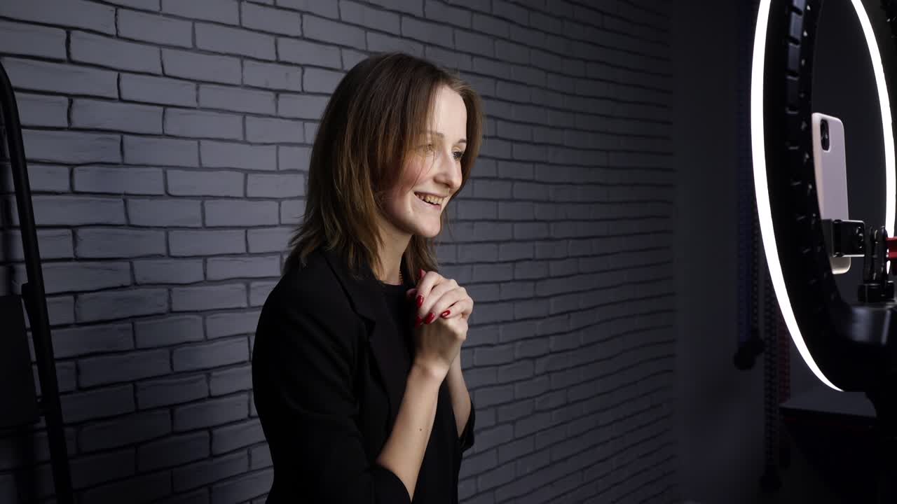 video de una blogger hablando con sus seguidores para su blog