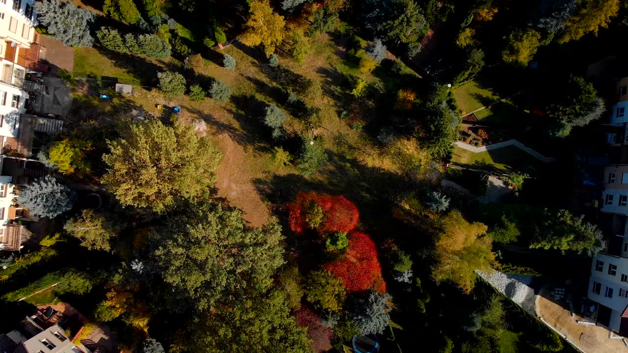 교외 주택 의 공중 사진