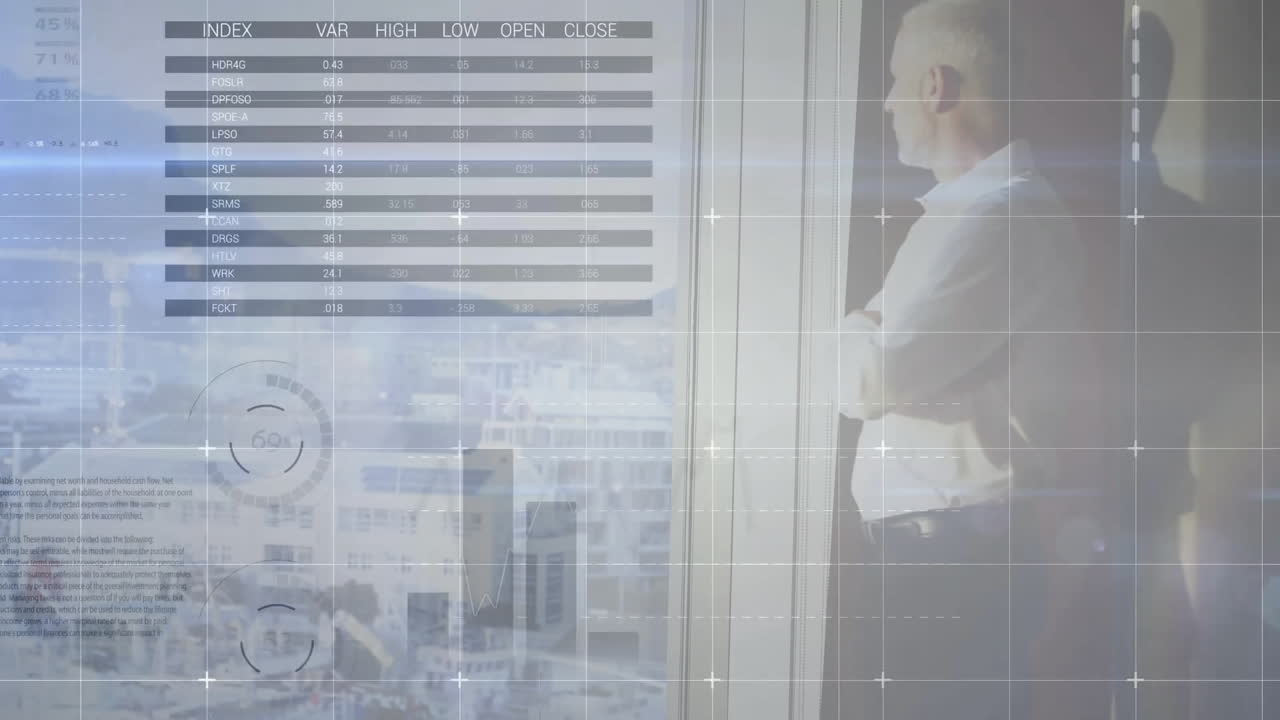 animación de procesamiento de datos en gráficos sobre empresario caucásico mirando por la ventana