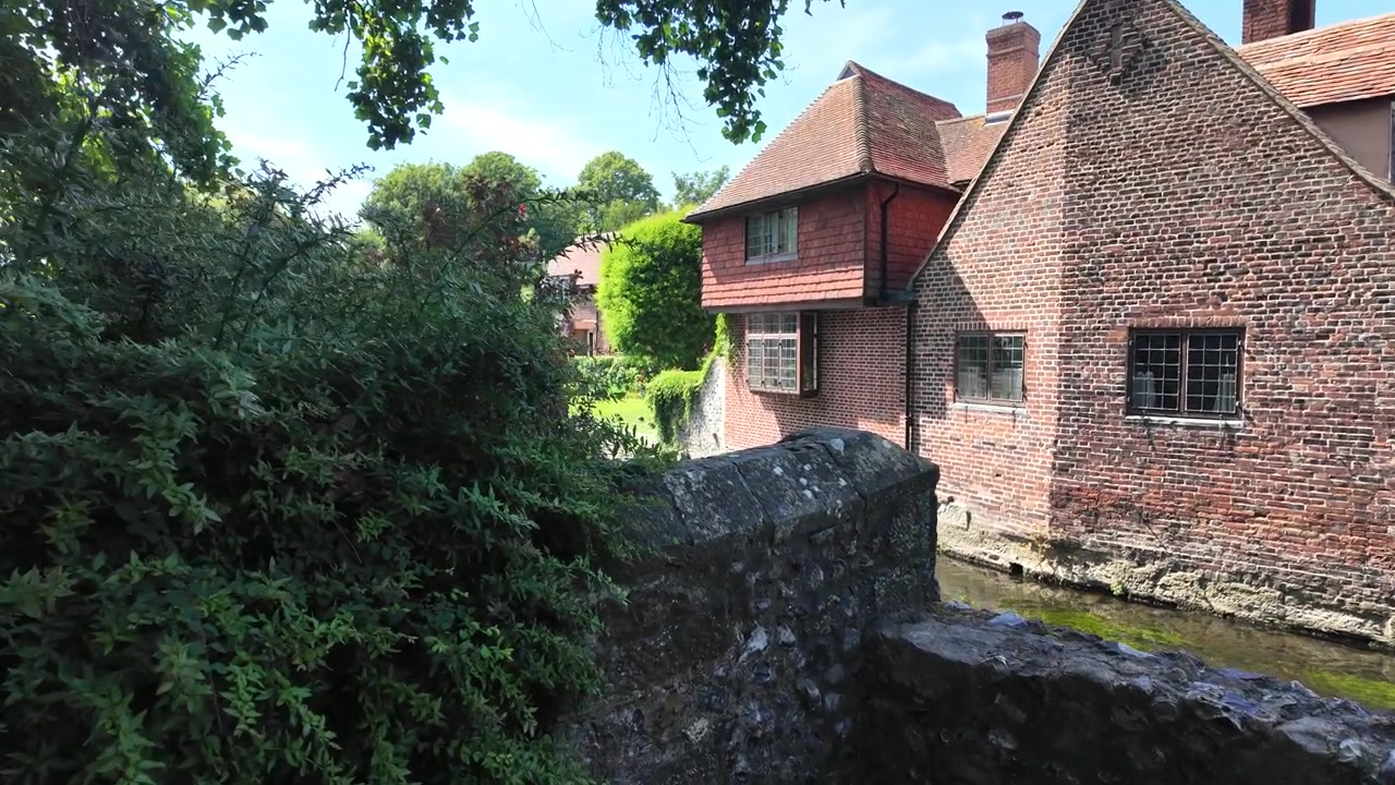 Pittoreschi resti di antica storia, cultura e architettura medievale a Canterbury, Kent, Inghilterra. Tour a piedi in 4K.