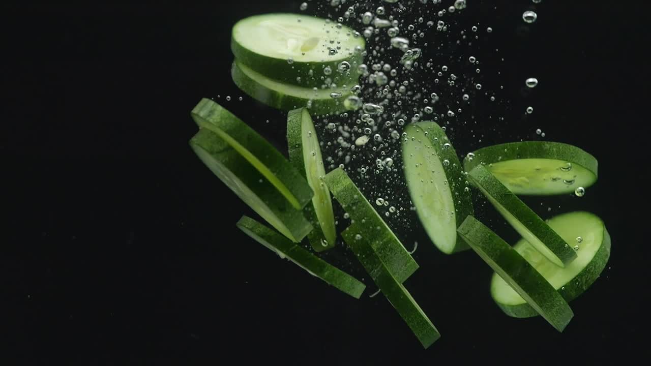 물 스플래시에서 호박 조각