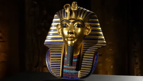 the golden funerary mask of tutankhamun