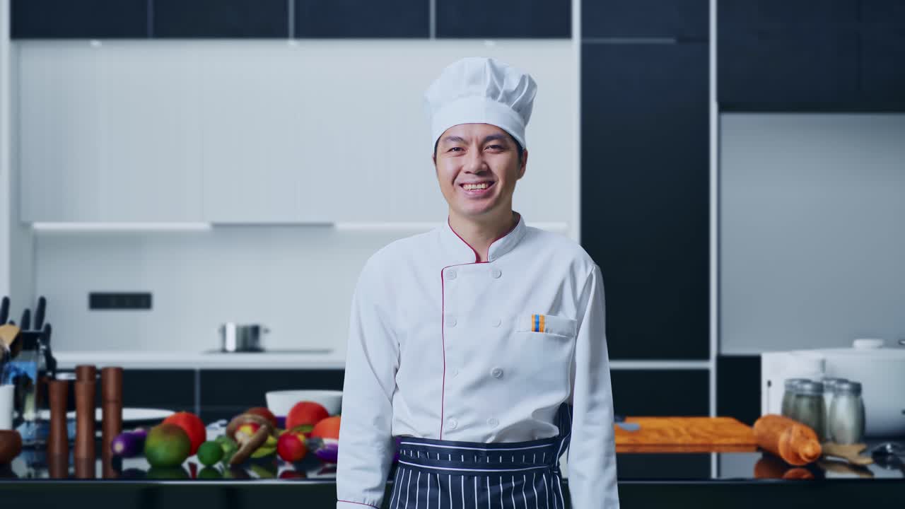 retrato de chef en una cocina moderna