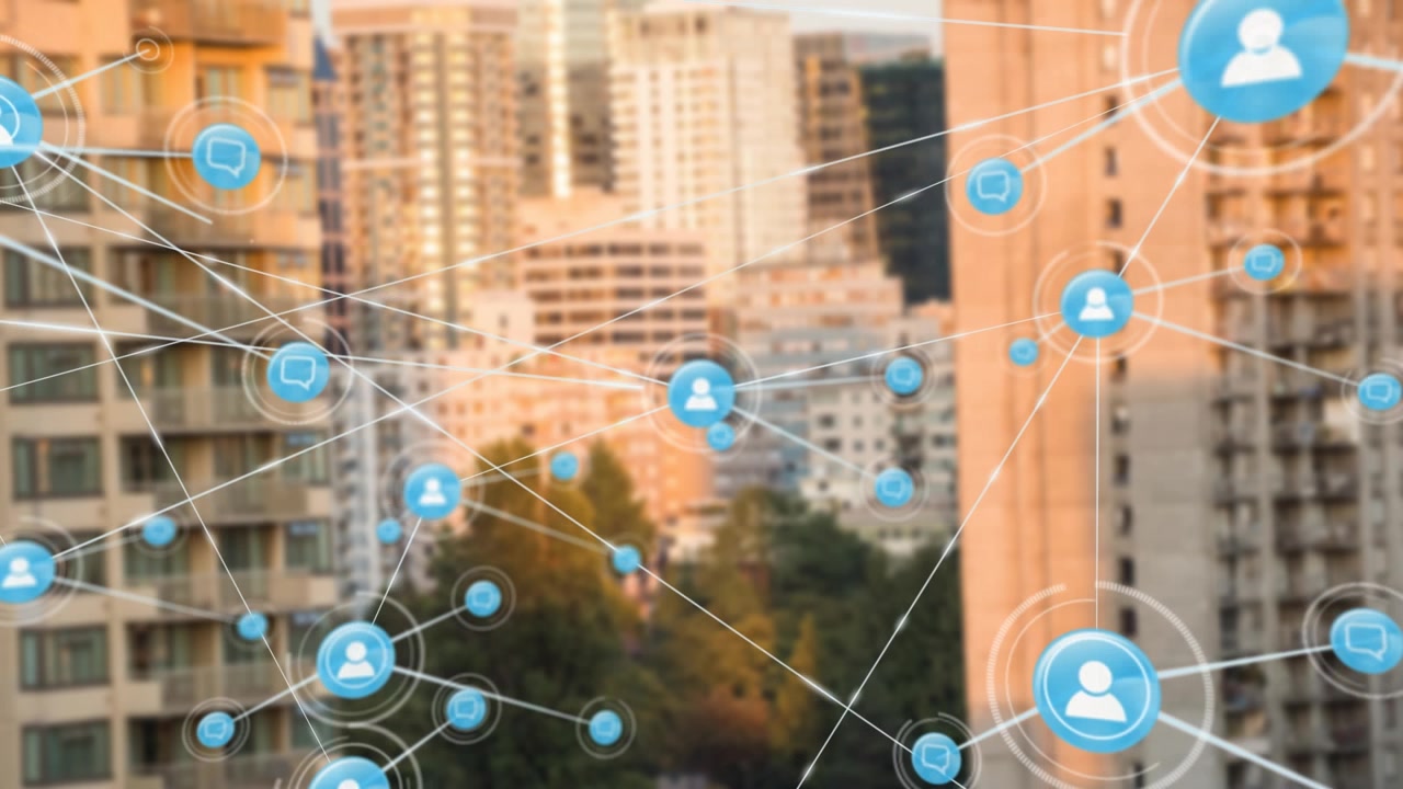 Animação de rede de ícones digitais em fundo de edifícios altos