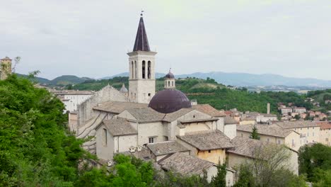 Blick-Auf-Die-Kathedrale-Von-Spoleto