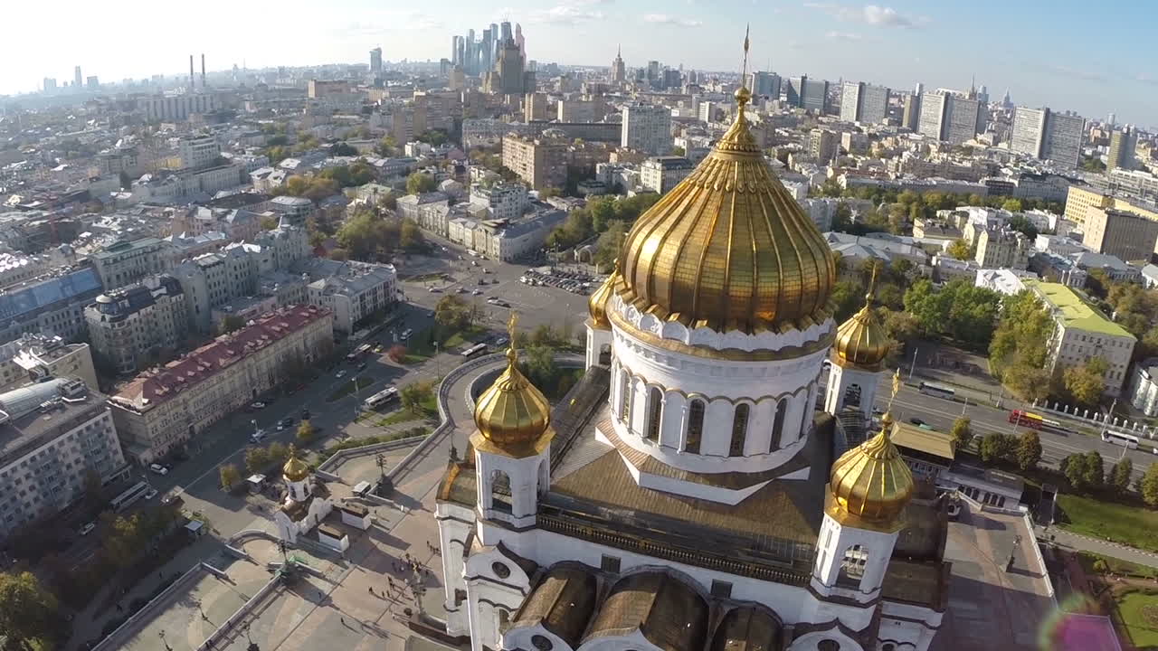 catedral de cristo el salvador con cúpulas brillantes vista aérea