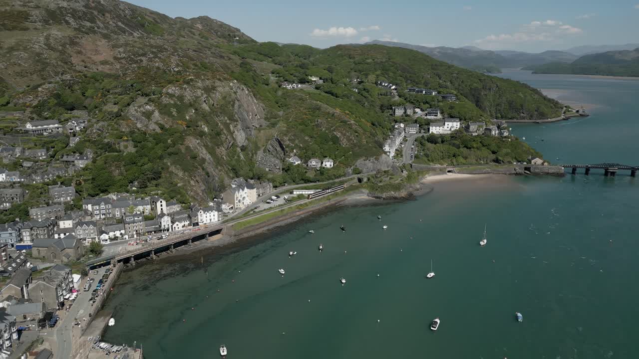 Barmouth Wales Tog Luftbro Flodmundingsby Ved Kysten Forårssæson
