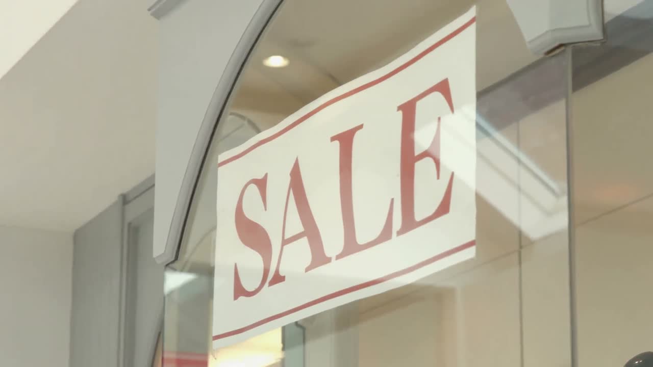 쇼핑몰 의 판매 표지판