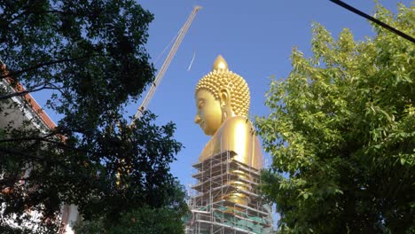 Großer-Buddha-Wat-Paknam-Phasi-Charoen