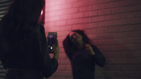 una noche divertida exige una sesión de fotos espontánea