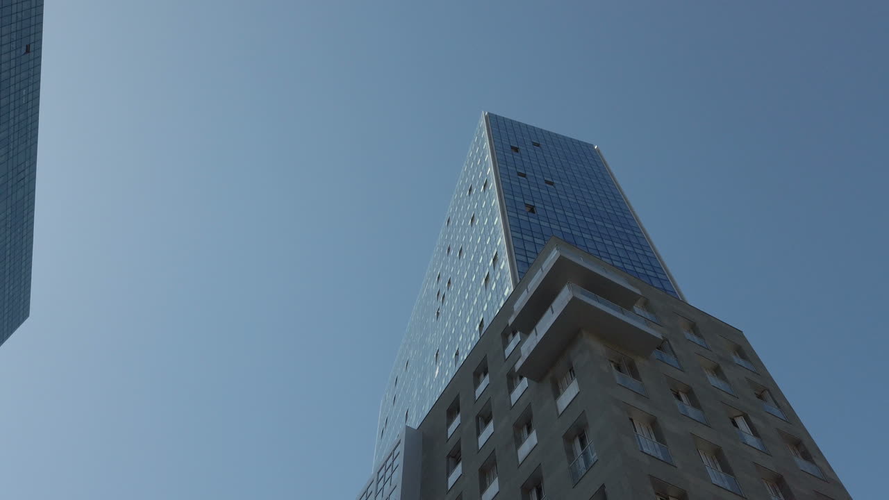 rascacielos modernos en un paisaje urbano