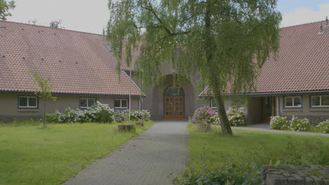 Front-view-of-old-elementary-School-building