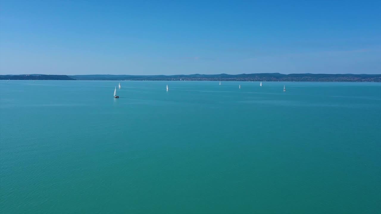 dji mavic 2 pro uhd 4k 30fps로 기록된 헝가리 발라톤 호수에서 드론 타임랩스