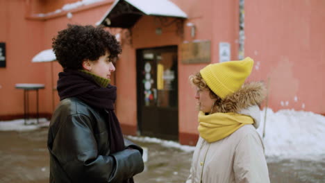 novias pasando tiempo juntas