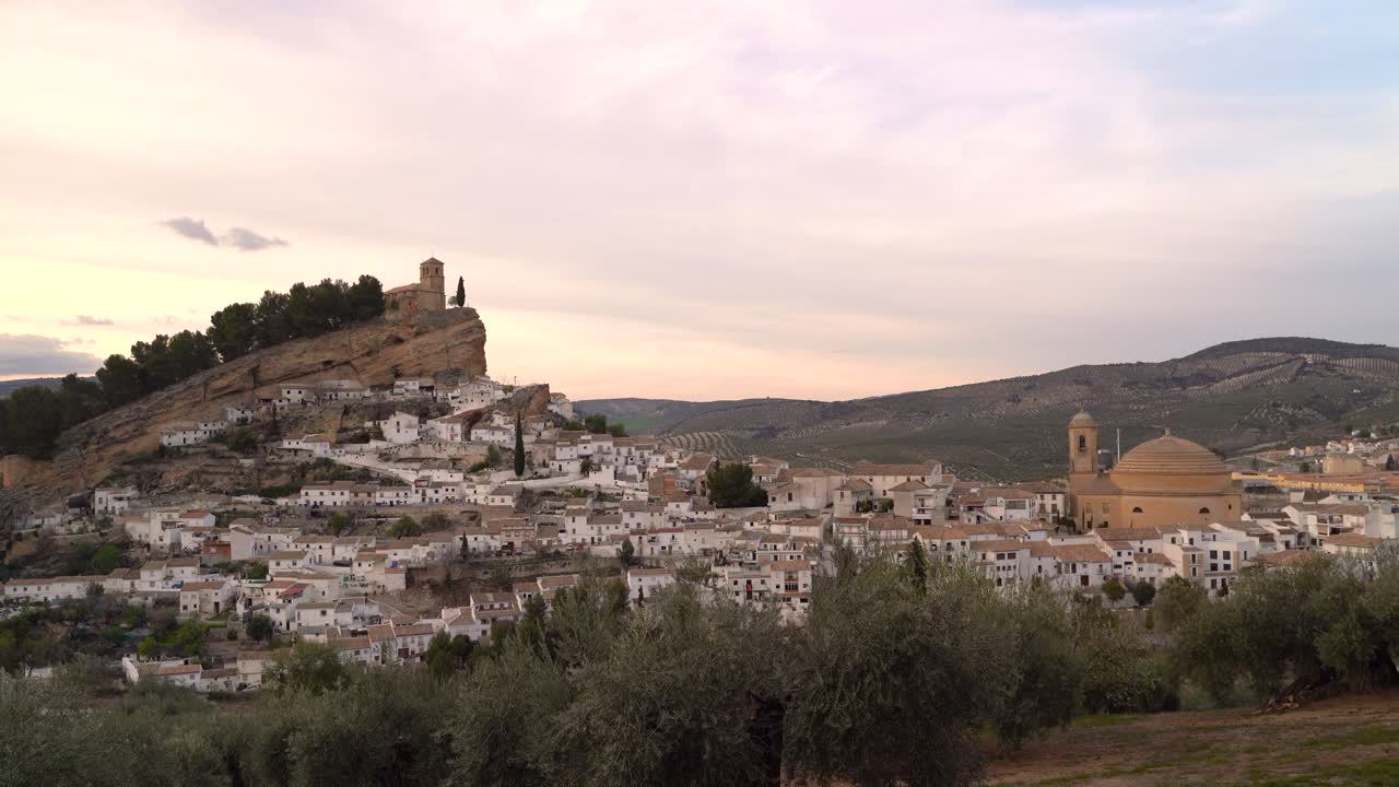 Famosa vista National Geographic a Montefrio, Spagna al tramonto