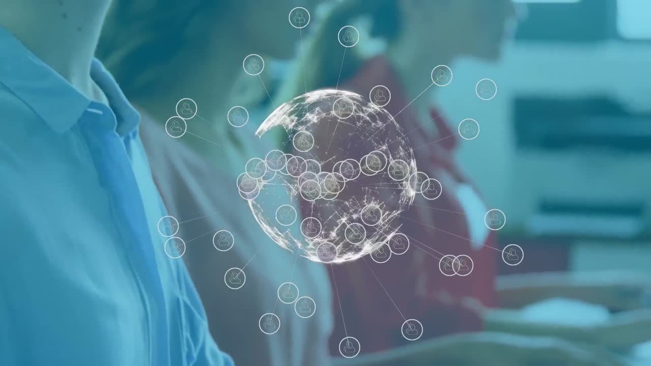 컴퓨터를 사용하는 여성들에 대한 연결 네트워크와 함께 지구촌의 애니메이션