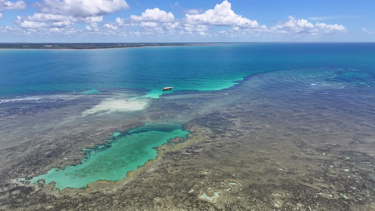 parque marino de recife de fora en el puerto seguro de bahía, brasil