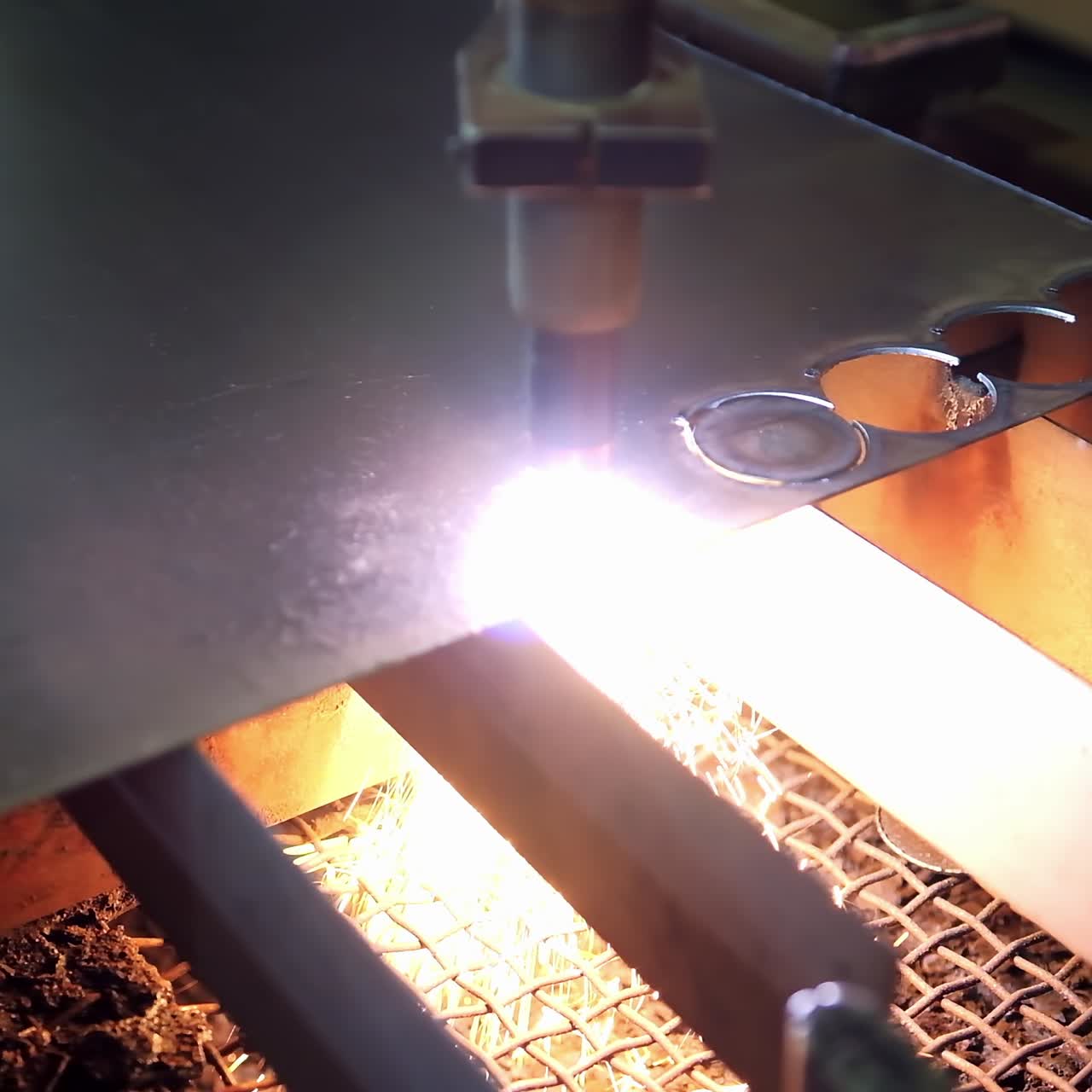 Industrial metalworking cutting