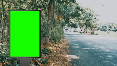 pantalla verde de cartelera callejera o clave de croma con fondo de tráfico de lapso de tiempo. bucle sin costuras para publicidad simulada