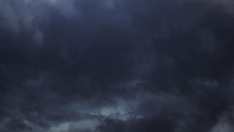 4k--Lightning-From-Supercell-Thunderstorm