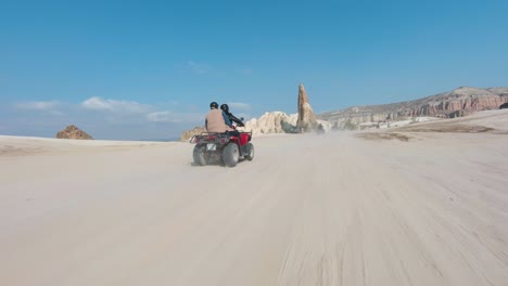 ATV-Tour-Erlebnis-In-Kappadokien-–-Berühmt-Für-Seine-Feenkamin-Felsformation-In-Der-Türkei