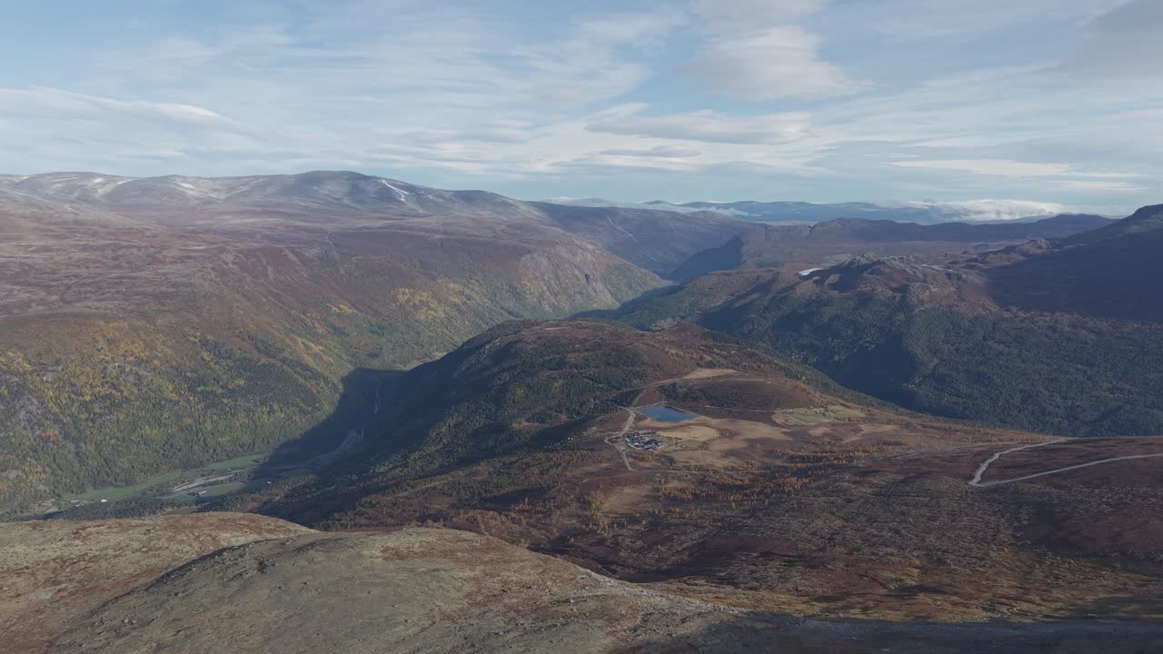 Drone video from Jotunheimen National Park showcases the stunning autumn colors painting the mountain landscape