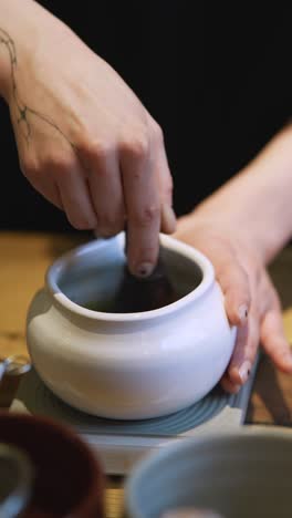 la preparación del té matcha
