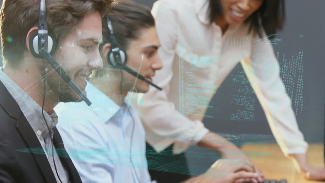 animación de la red de conexiones sobre los trabajadores de oficina que usan auriculares