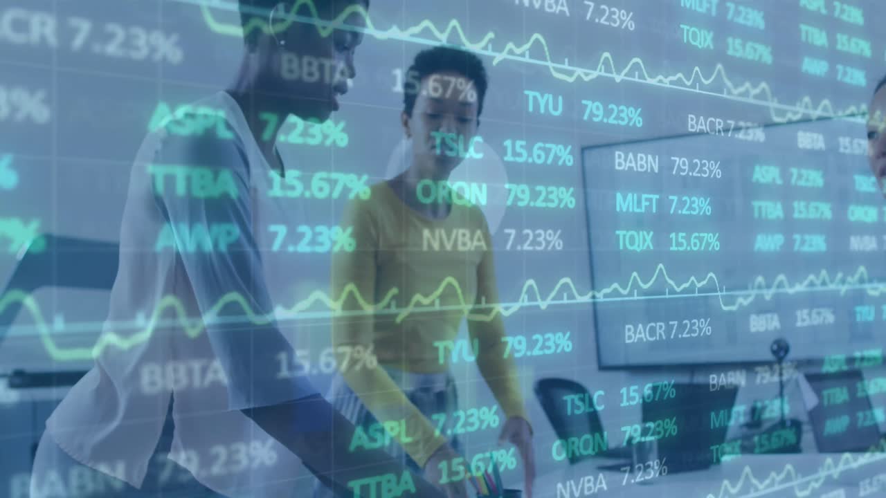 animación de la junta comercial sobre diversas mujeres arquitectos discutiendo el proyecto en la oficina