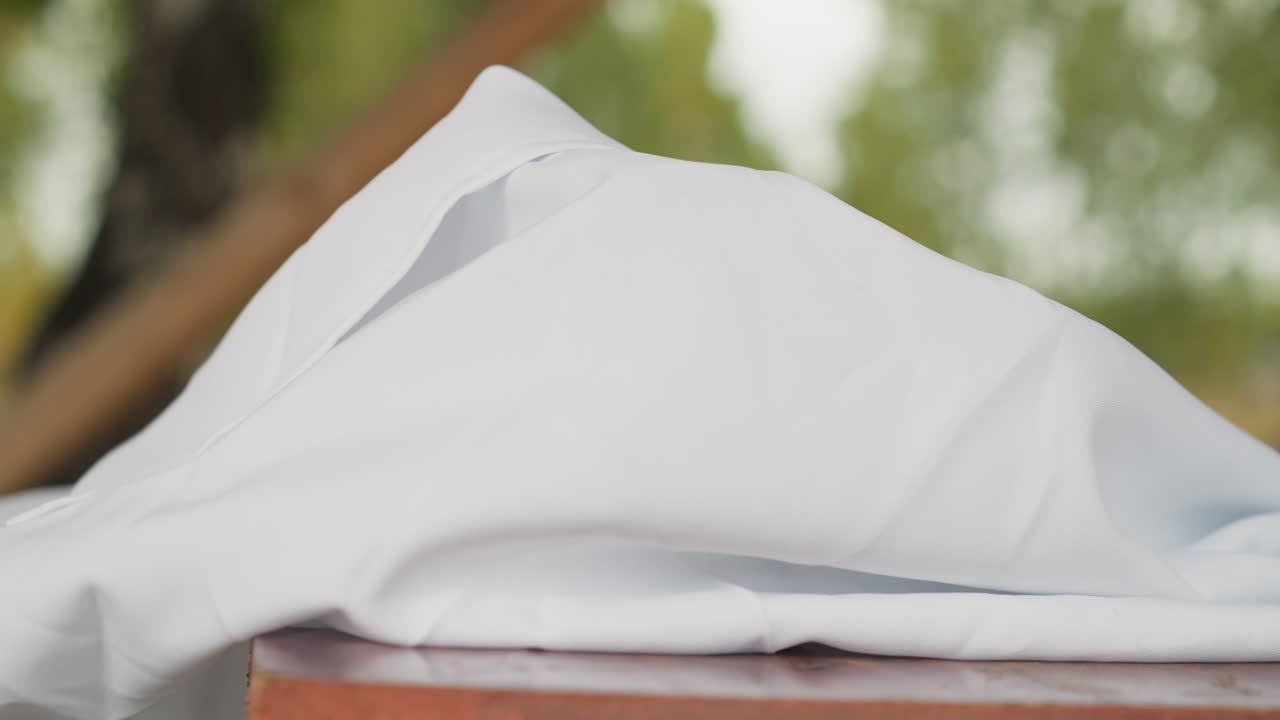 모래 유리 및 식탁  ⁇ 개 장치에 모래를 부어