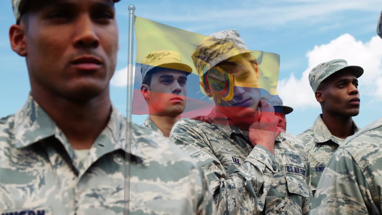 Animazione della bandiera dell'Ecuador su diversi soldati uomini.