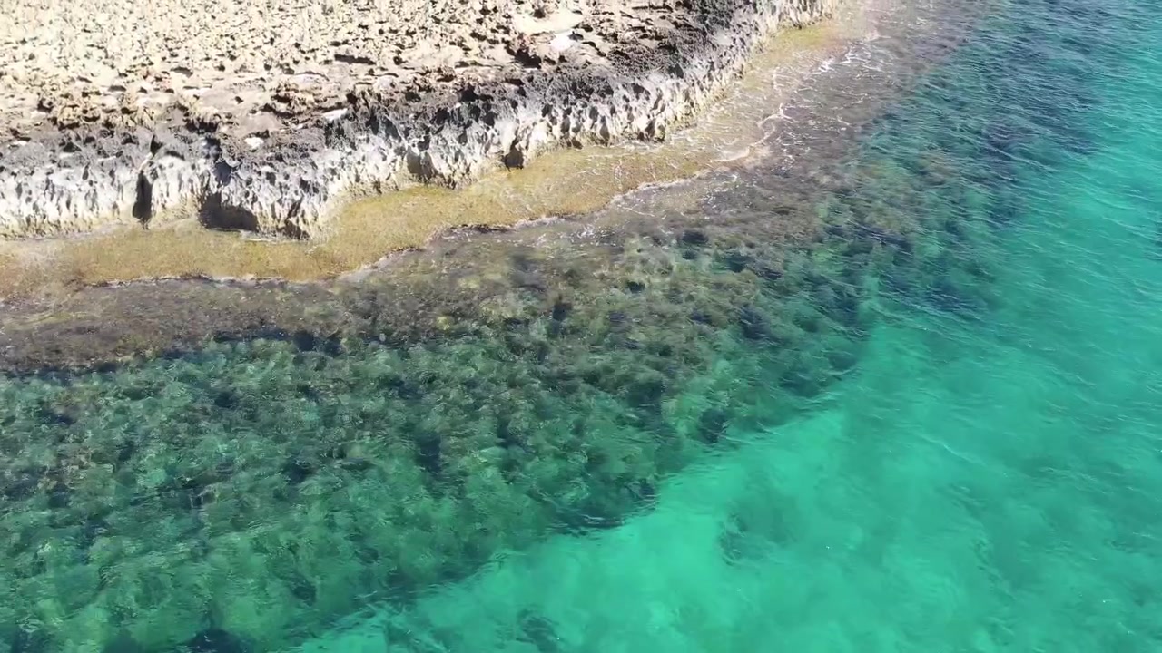 Ripresa aerea della spiaggia di Ayia Napa.