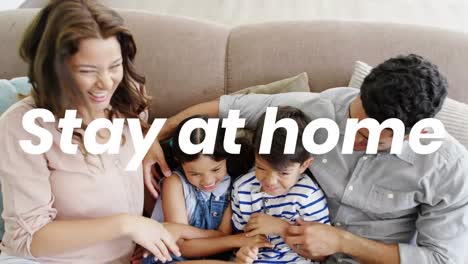 animación de quedarse en casa texto sobre los padres con hermana y hermano en casa