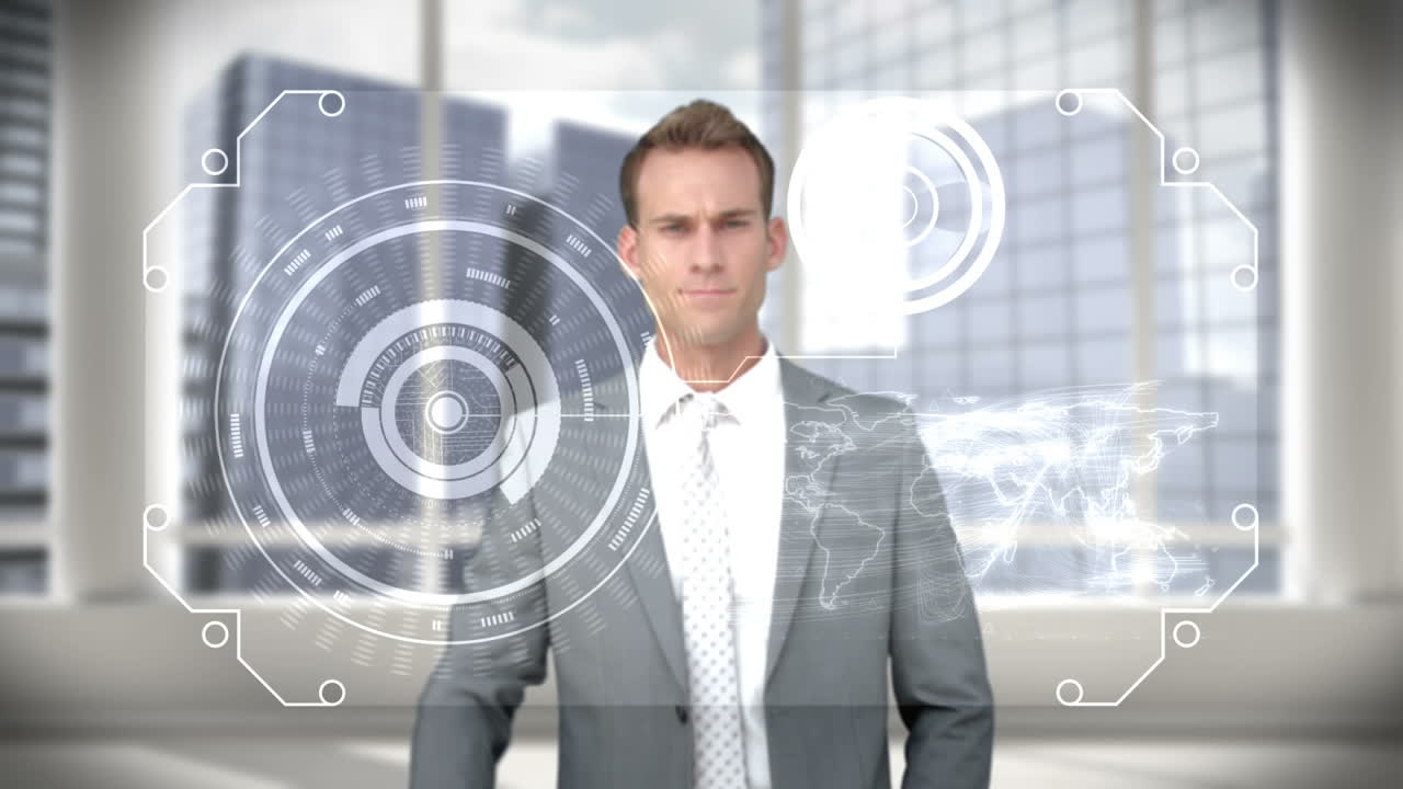 hombre de negocios tocando la pantalla digital