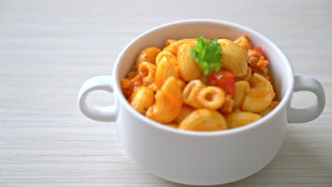 Macarrones-Con-Salsa-De-Tomate-Y-Cerdo-Picado,-Chop-Suey-Americano,-Goulash-Americano