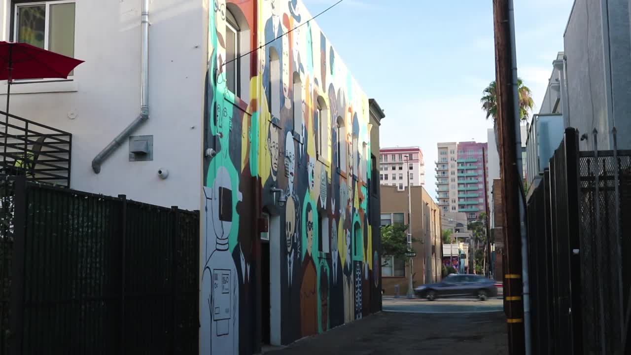 Alleyway mural located in downtown Long Beach.