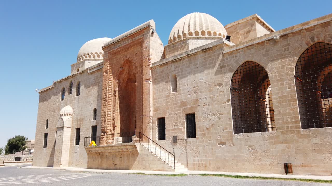 madrasa en la cadena.
